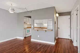 10501 Cedar Lake Rd, Minnetonka, MN 55305 - Photo 13