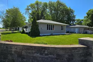 313 3rd Ave N, Emmons, MN 56029 - Photo 3