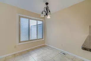 335 Elan Ct, Woodbury, MN 55125 - Photo 9