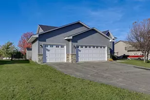 992 Farmers Rdg Trl, Belle Plaine, MN 56011 - Photo 3