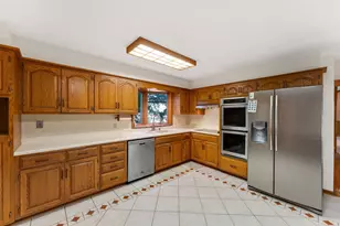 4715 Pilgrim Ln N, Plymouth, MN 55442 - Photo 17