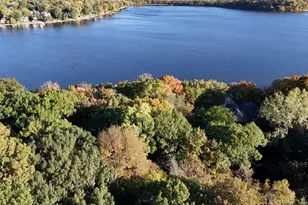 260 Eastwood Ct, Chanhassen, MN 55317 - Photo 5