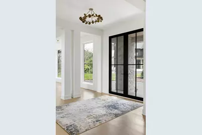 260 Eastwood Court, Chanhassen, MN 55317 - Photo 9