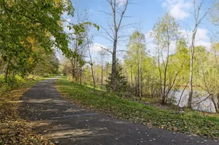 10758 Watersedge Ln, Woodbury, MN 55129 - Photo 107