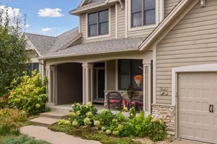 10758 Watersedge Ln, Woodbury, MN 55129 - Photo 117