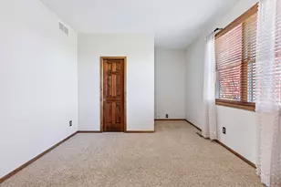 10758 Watersedge Ln, Woodbury, MN 55129 - Photo 53