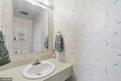 944 Pine View Court, Saint Paul, MN 55119 - Photo 17