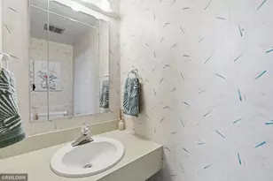 944 Pine View Ct, Saint Paul, MN 55119 - Photo 17