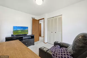 944 Pine View Ct, Saint Paul, MN 55119 - Photo 15