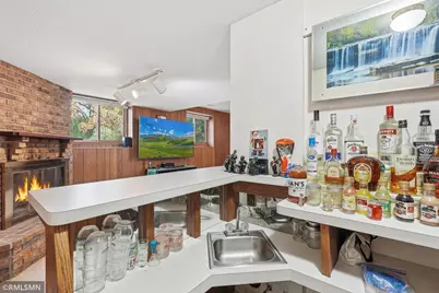 944 Pine View Court, Saint Paul, MN 55119 - Photo 23