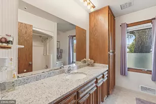 944 Pine View Ct, Saint Paul, MN 55119 - Photo 17