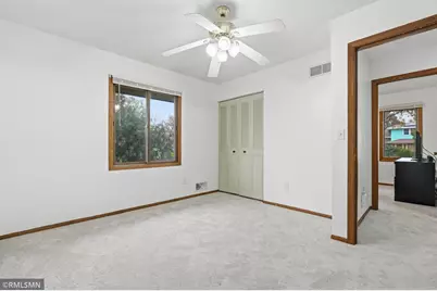 944 Pine View Court, Saint Paul, MN 55119 - Photo 13