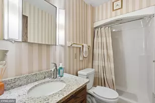 944 Pine View Ct, Saint Paul, MN 55119 - Photo 15