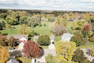 712 23rd St SE, Willmar, MN 56201 - Photo 5