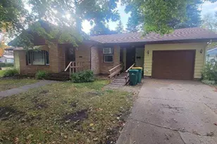 601 Maple St, Breckenridge, MN 56520 - Photo 1