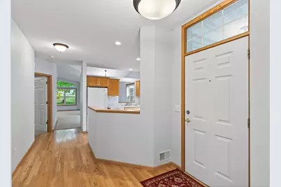 2099 Albemarle Court N, Roseville, MN 55113 - Photo 3