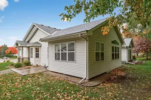 2099 Albemarle Ct N, Roseville, MN 55113 - Photo 25