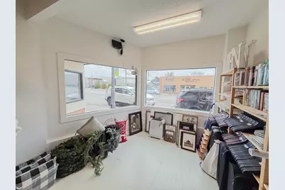 906 W Lincoln Avenue, Olivia, MN 56277 - Photo 9