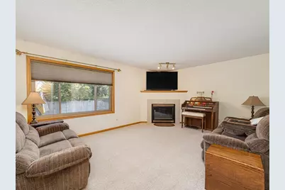 9106 Dunbar Knoll N, Brooklyn Park, MN 55443 - Photo 7