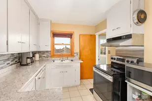 2402 Piedmont Ave, Duluth, MN 55811 - Photo 11