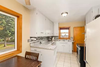2402 Piedmont Avenue, Duluth, MN 55811 - Photo 9