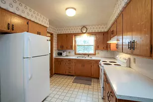 555 N High Dr NE, Hutchinson, MN 55350 - Photo 7