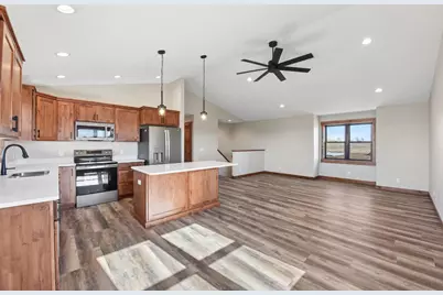 485 Coyote Way, New Richmond, WI 54017 - Photo 5