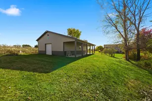 696 Buttercup Ct, Hudson, WI 54016 - Photo 3