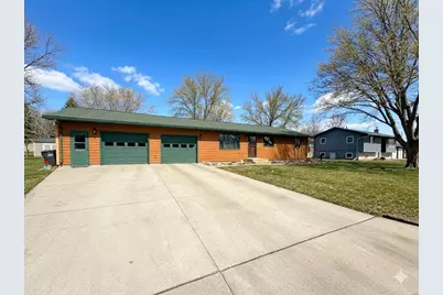 804 6th Avenue SE, Pipestone, MN 56164 - Photo 3