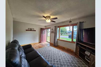 804 6th Avenue SE, Pipestone, MN 56164 - Photo 7