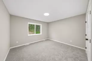 256 Dakota Ave, Roberts, WI 54023 - Photo 15