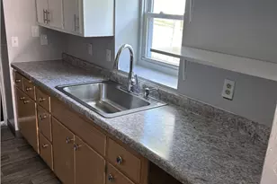 542 Hazel St N, Saint Paul, MN 55119 - Photo 5