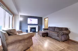 1008 W 80 1/2 St, Bloomington, MN 55420 - Photo 5