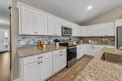 920 Amelia Court NE, Montgomery, MN 56069 - Photo 25