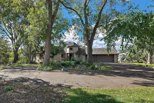 10901 Riverview Rd, Eden Prairie, MN 55347 - Photo 3