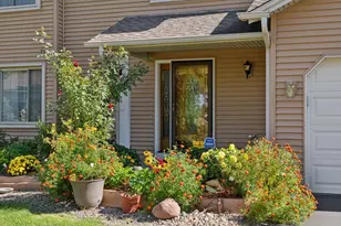 4156 Hilltop Ln, Eagan, MN 55123 - Photo 3