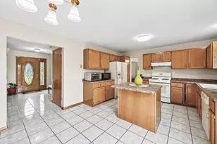 4156 Hilltop Ln, Eagan, MN 55123 - Photo 9