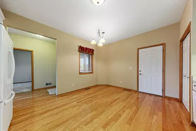 2712 Village Drive, Faribault, MN 55021 - Photo 9