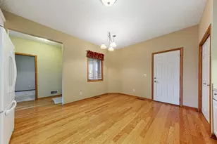 2712 Village Dr, Faribault, MN 55021 - Photo 9