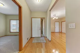 2712 Village Dr, Faribault, MN 55021 - Photo 5