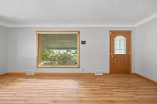 1435 Price Ave, Maplewood, MN 55109 - Photo 5