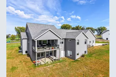 5892 Cambridge Hill Rd SE, Rochester, MN 55904 - Photo 9