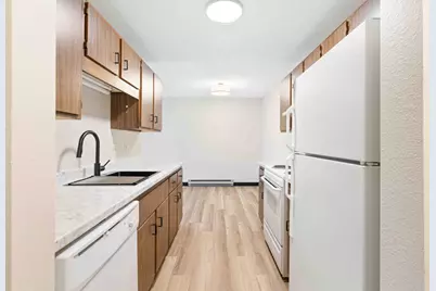 2650 S 15th Street S #203, Fargo,  58103 - Photo 3