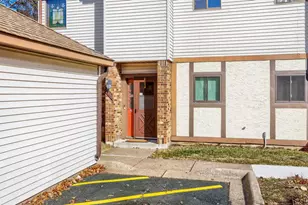 2058 Pathways Dr, Saint Paul, MN 55119 - Photo 15