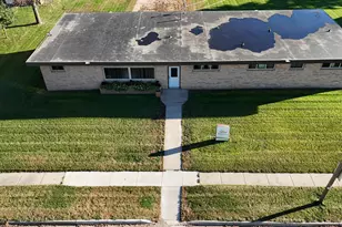 324 Main St, Clinton, MN 56225 - Photo 1