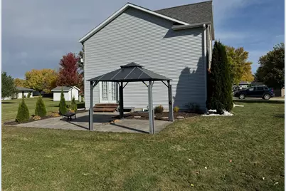 119 Hall Lane, Alden, MN 56009 - Photo 5