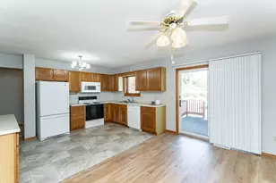 209 E Henry St, Le Roy, MN 55951 - Photo 5