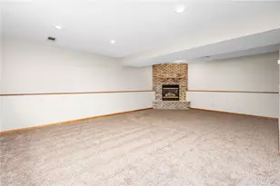 7009 Rolling View Dr, Saint Cloud, MN 56303 - Photo 11