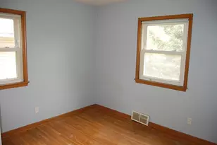 1048 Dale St N, Saint Paul, MN 55117 - Photo 7