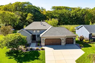 1603 Mary St N, Maplewood, MN 55119 - Photo 1